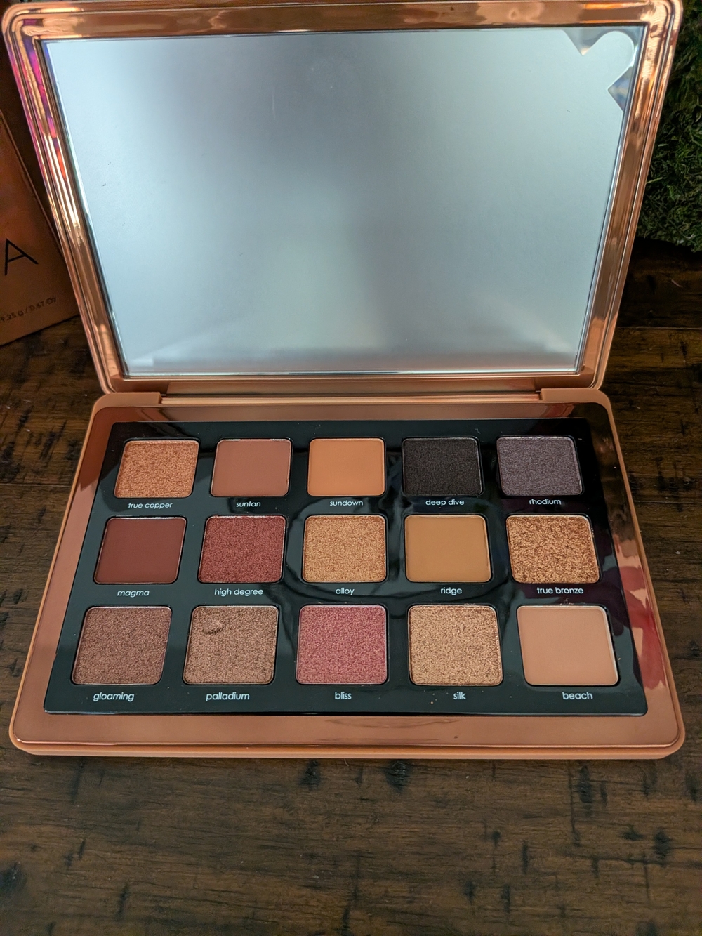 Natasha Denona Neutral & Copper Eyeshadow Palette - Warm Brown and Rose Copper - Picture 2 of 4